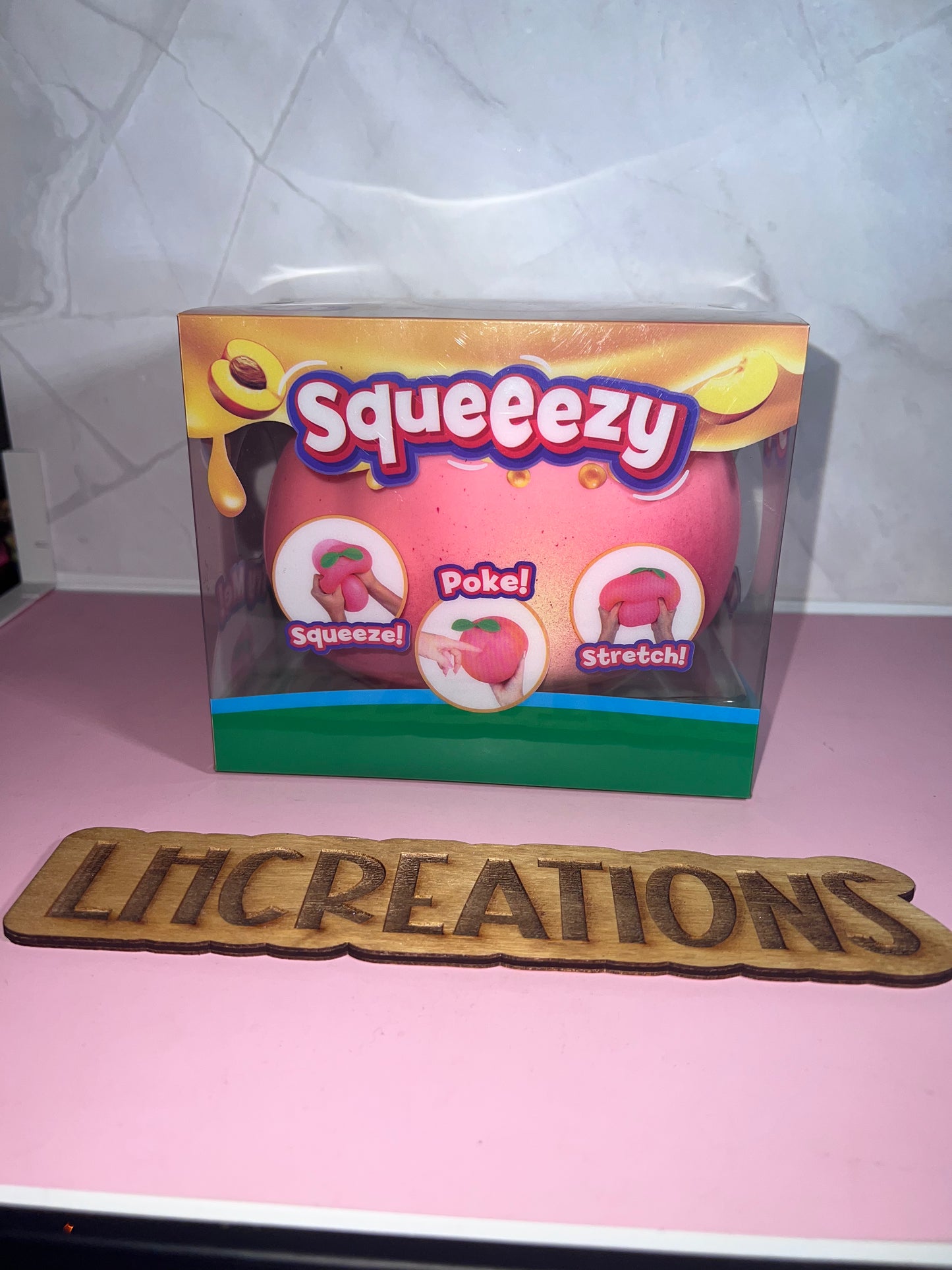 Squeezy Peach Squishy