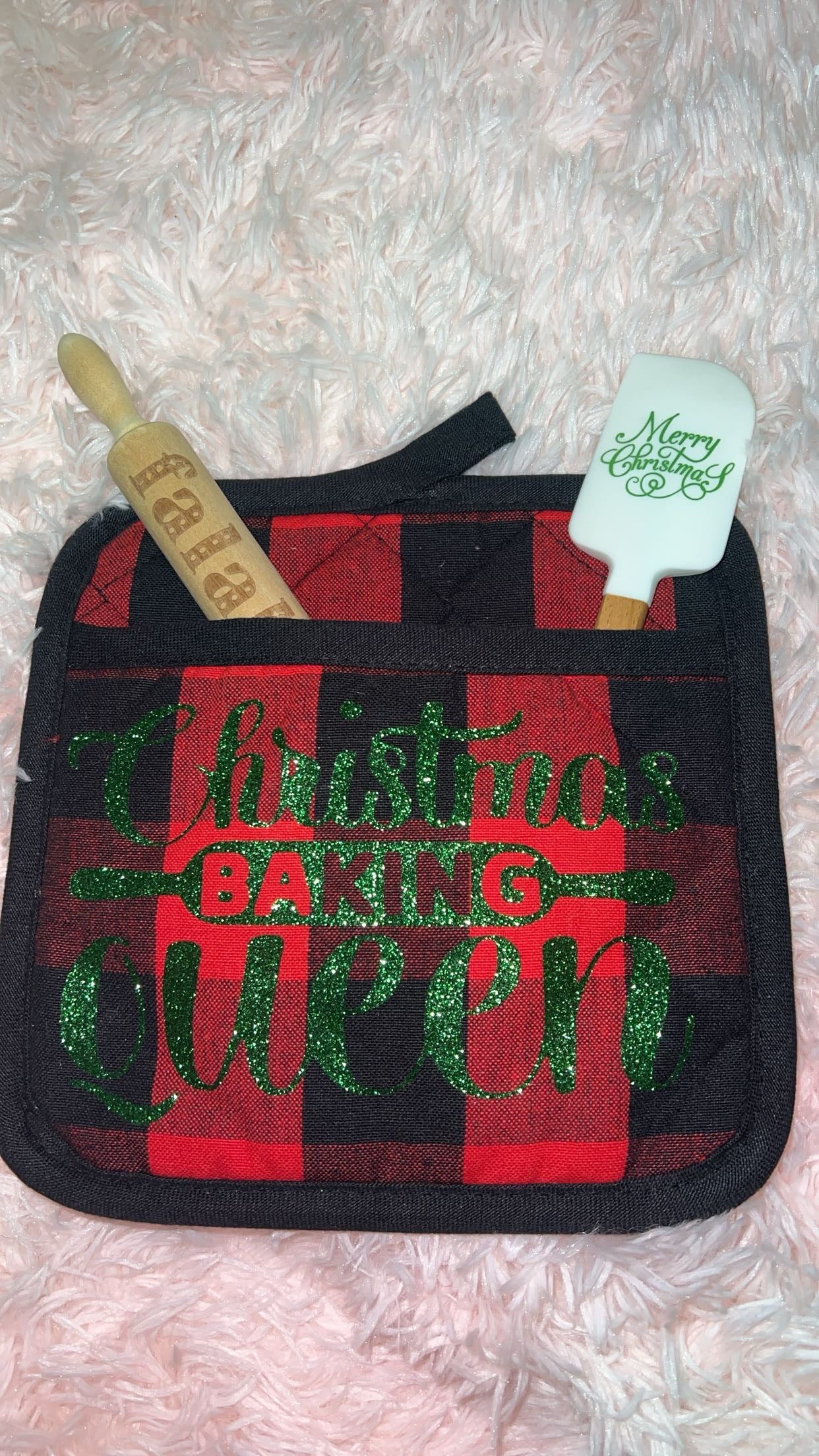 Christmas Baking Queen Pot holder set