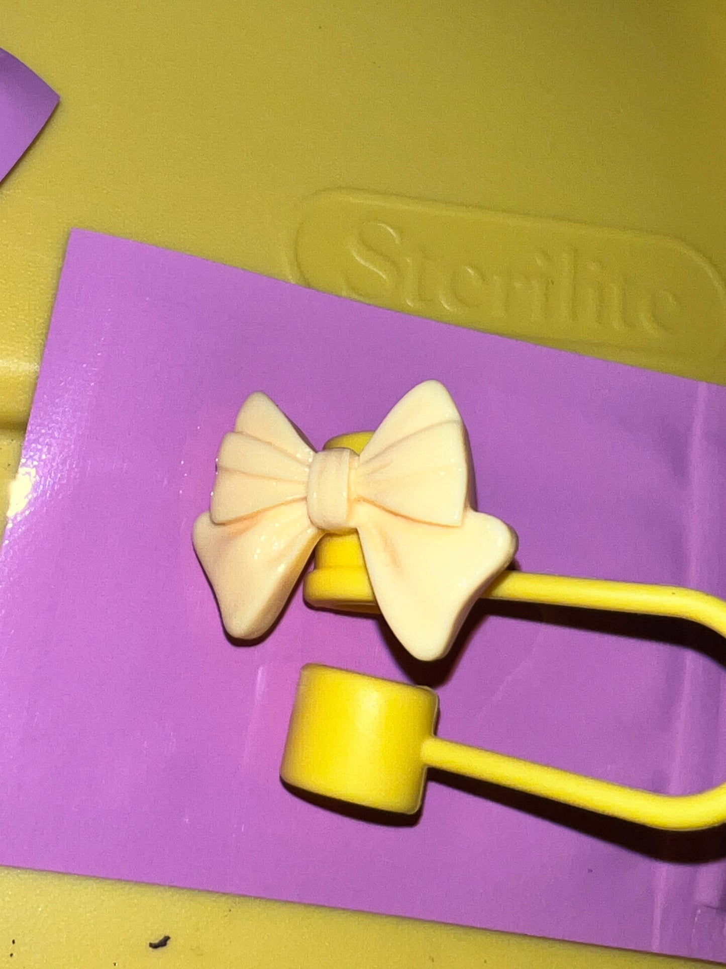 Bow Straw Topper