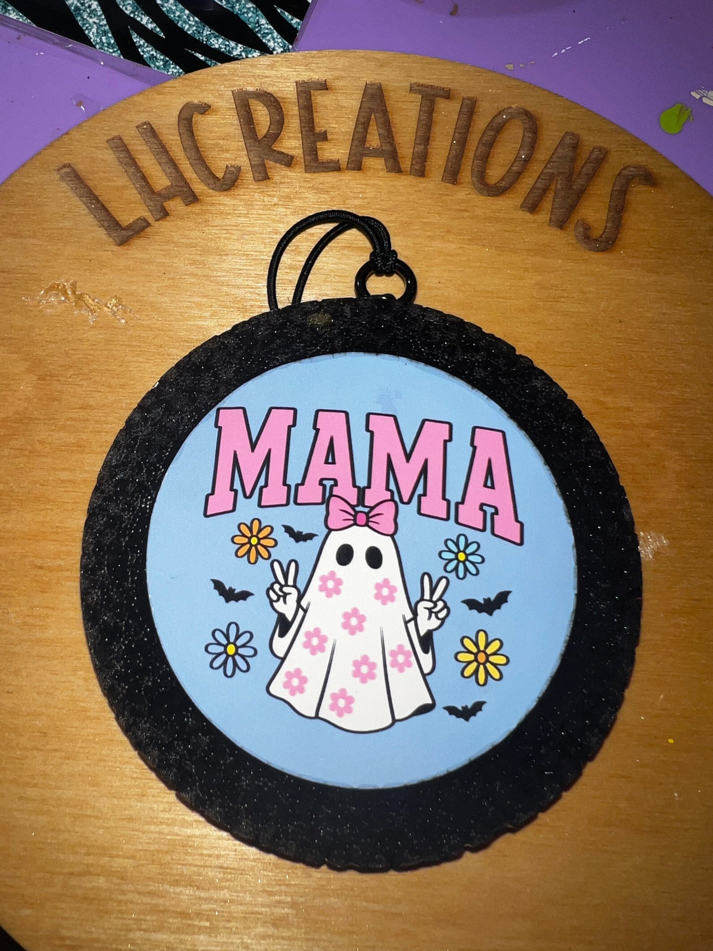 Mama peace sign ghost