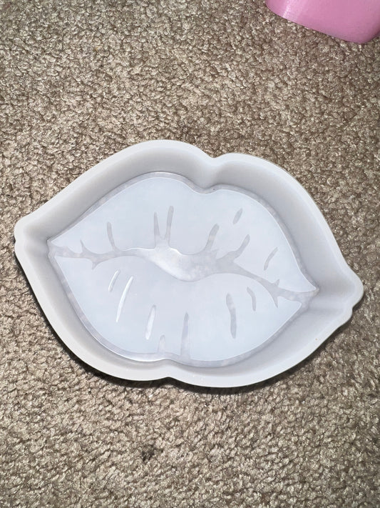 Lips mold