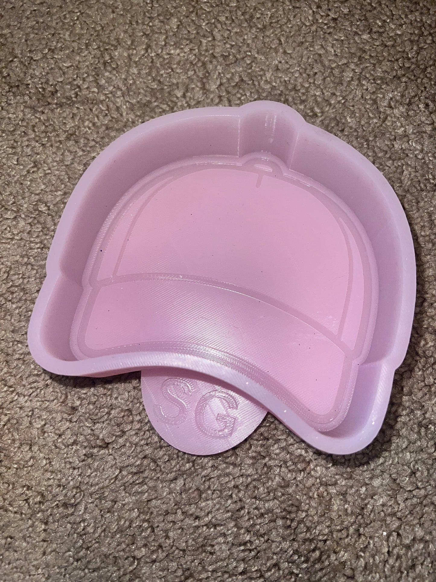 Baseball cap mold